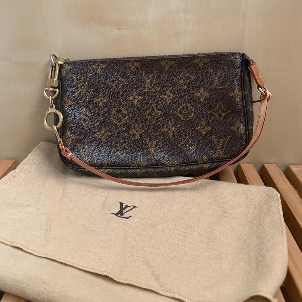Louis Vuitton Monogram Pochette Accessories